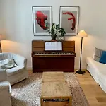 Cosy Chic Family Flat In Paris