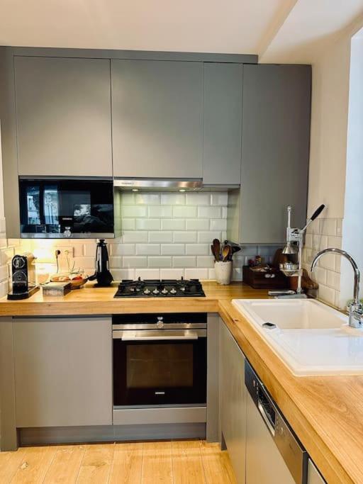 Cosy Chic Family Flat In Apartment *